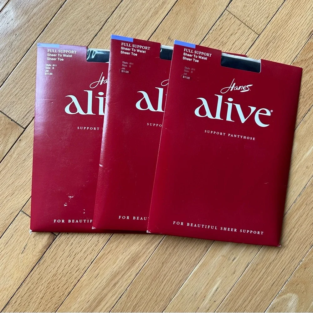 3 pairs of HANES ALIVE pantyhose/nylons Black - Picture 1 of 2